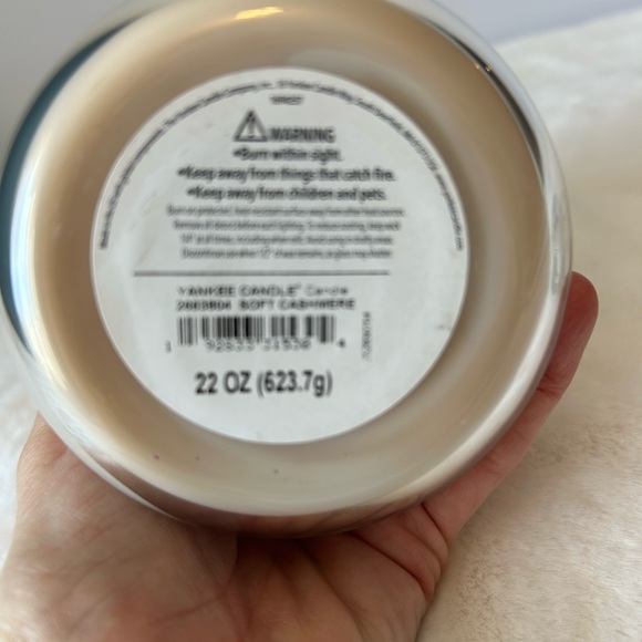 Yankee Candle Soft Cashmere Jar - White large 22oz - Picture 3 of 4